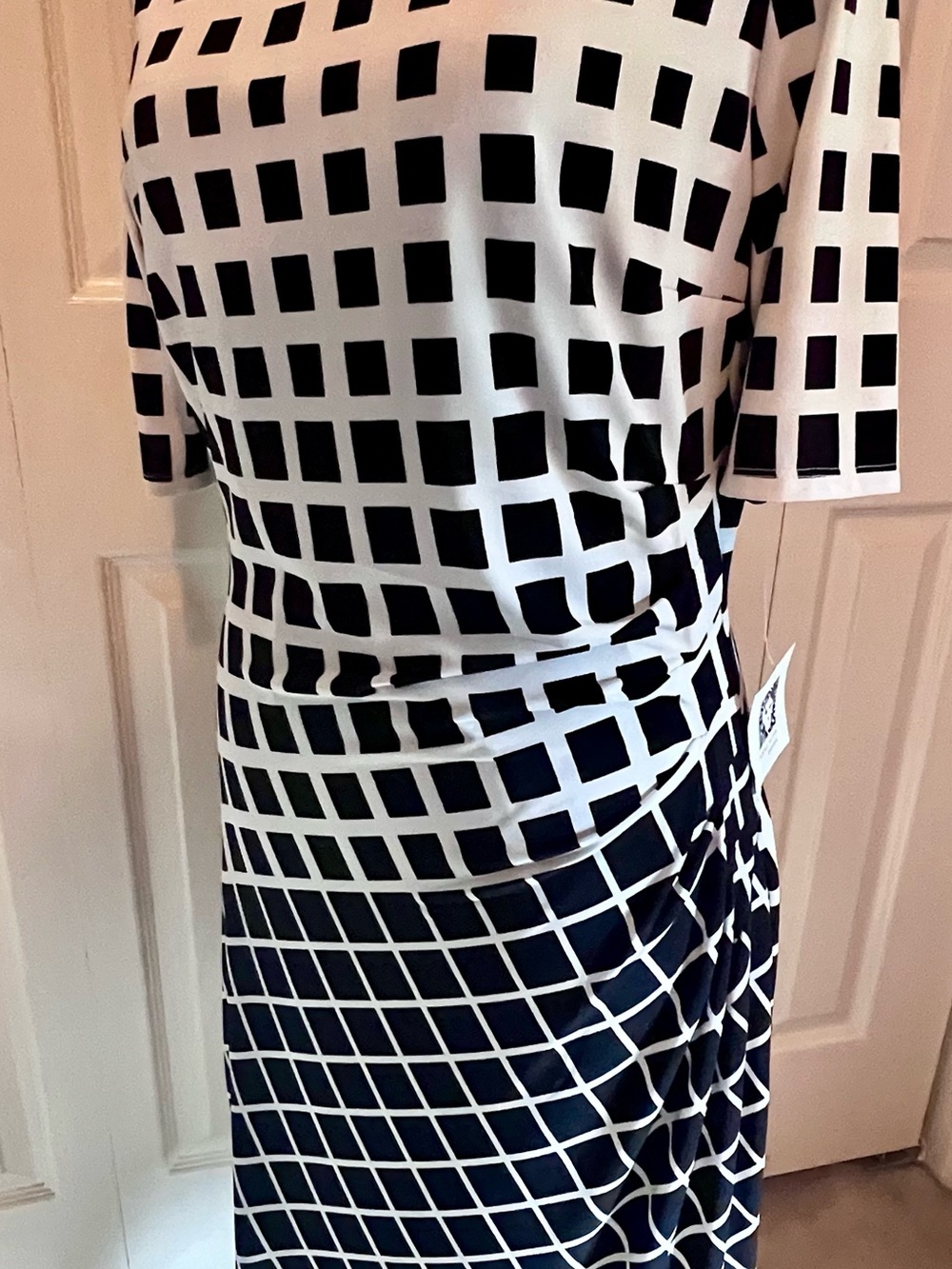 Anne Klein Black and White Lined Geometric 3/4 Sleeve Dress Women’s Size 10 - Picture 6 of 9